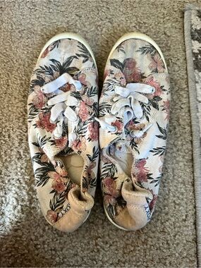 Roxy Size 9 Women’s Floral Pink, White And Green Canvas Shoes